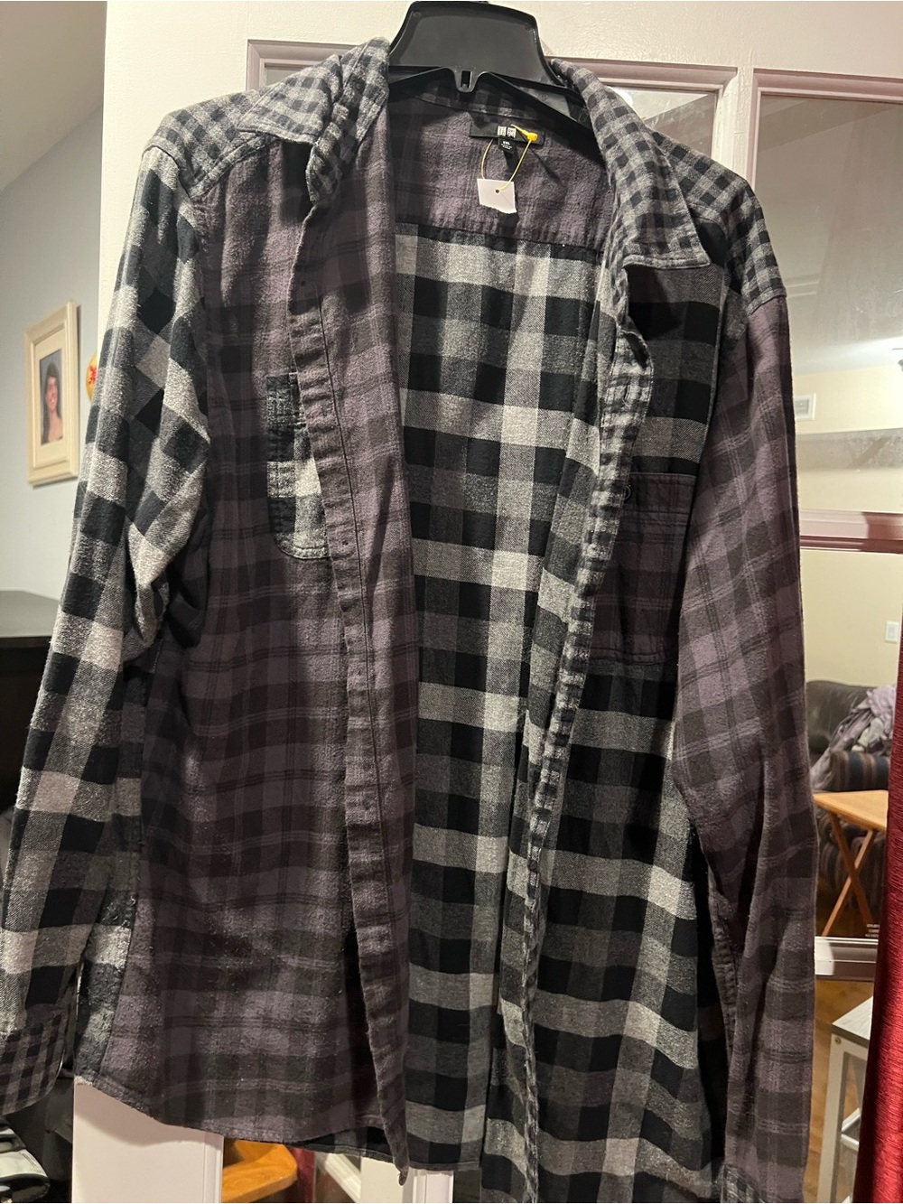 Uniqlo Black and Gray Checked Casual Button-Down Shirt